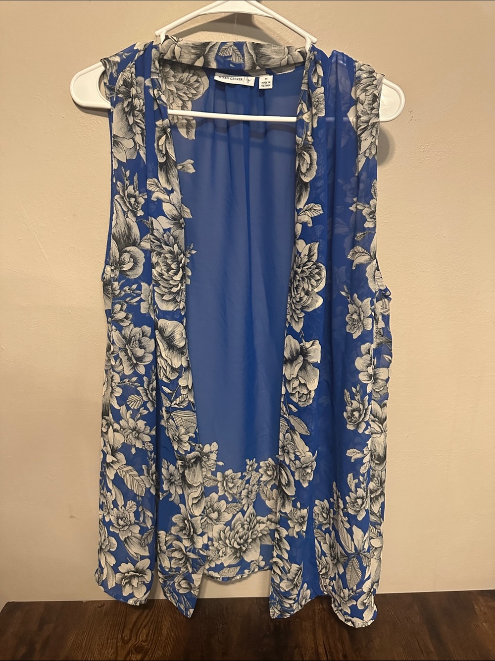 Susan Graver Blue and White Floral Sleeveless Vest